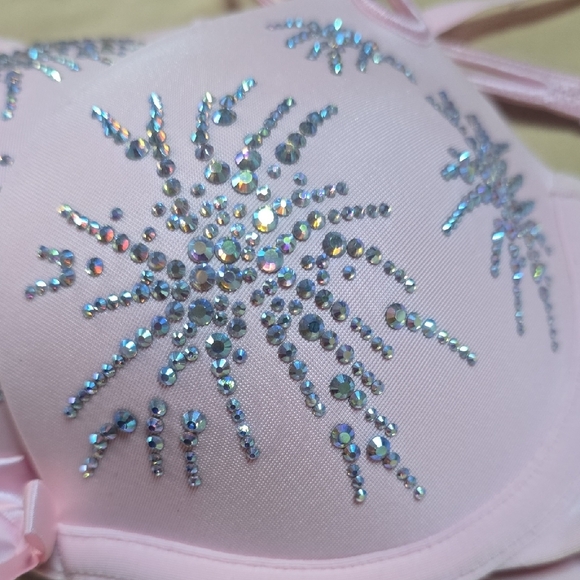 Pink Embellished Bra - Picture 4 of 4